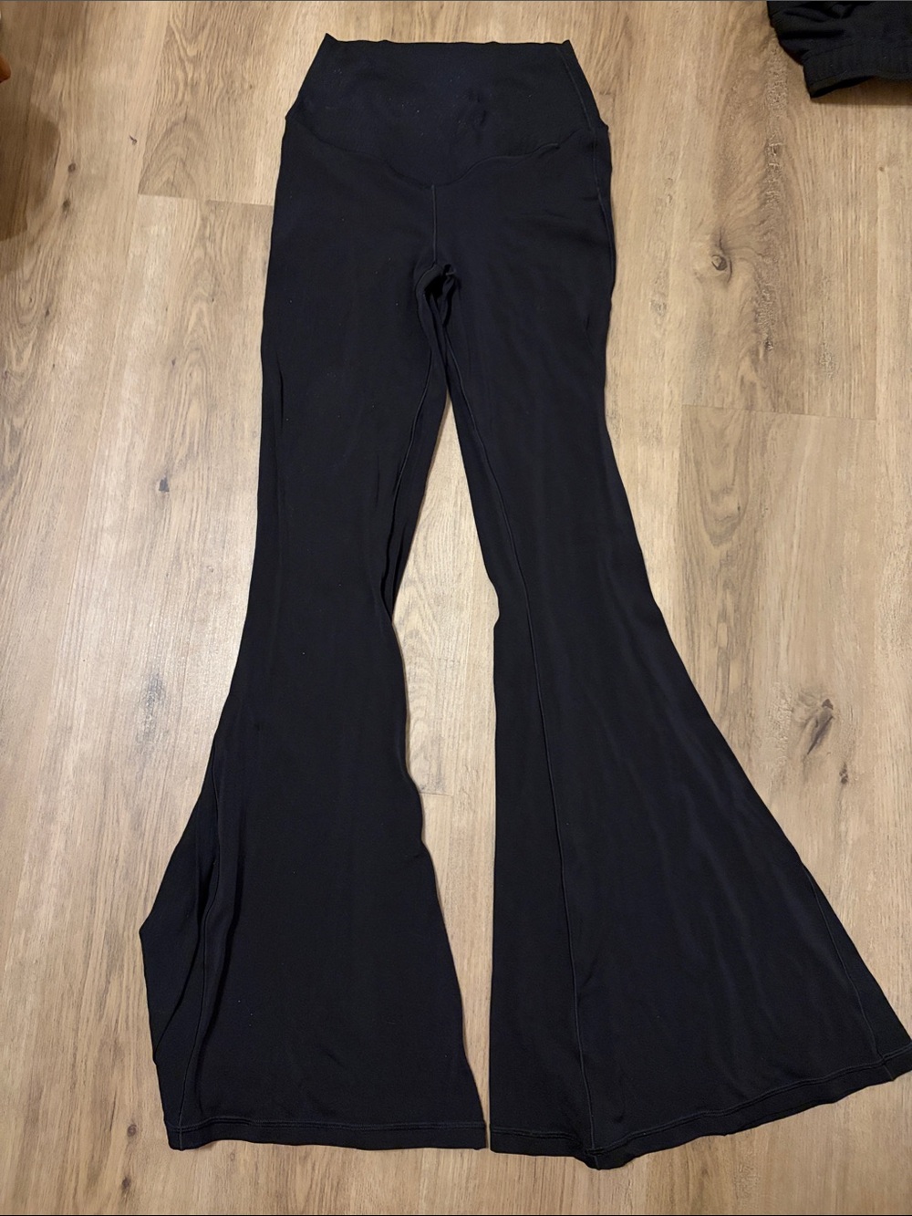 Aerie Black Super Flared Women’s Yoga Pants